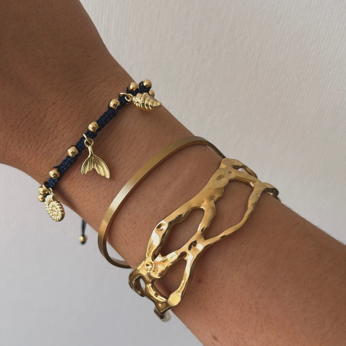 Esclava | Oro Grabada 2 mm