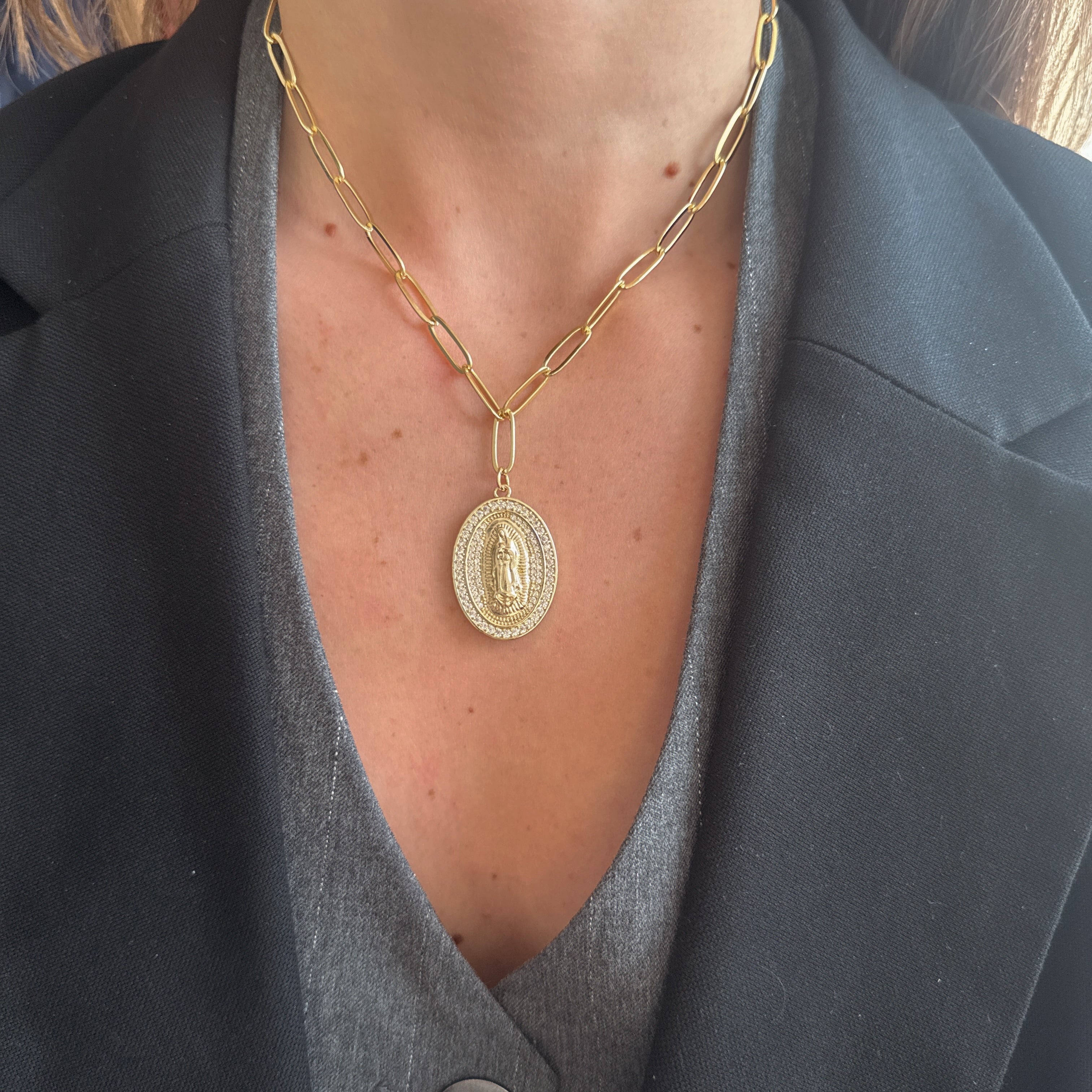 Collar | Virgen con Circones Gold