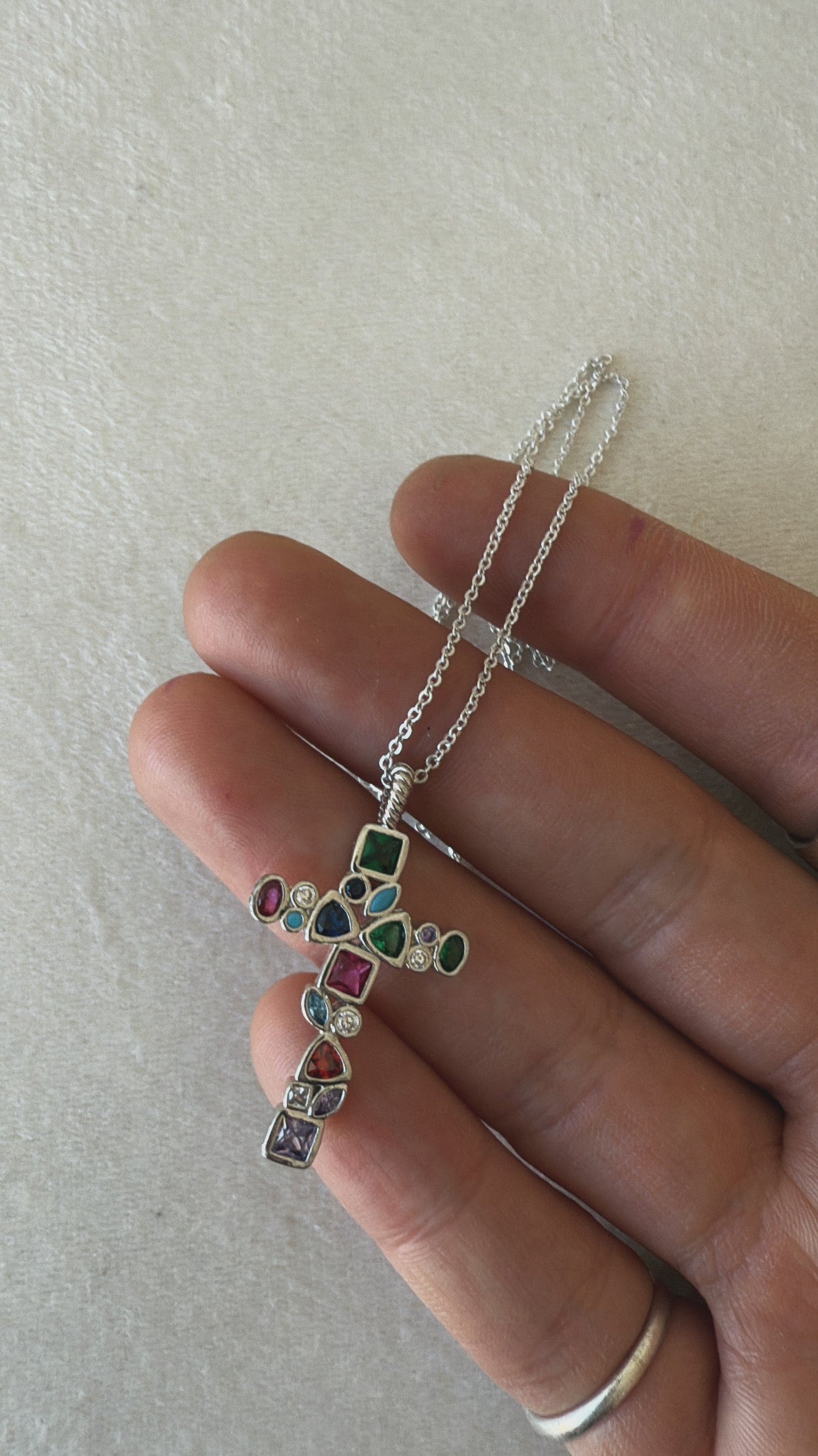 Cadenita | Cruz brillante colores silver