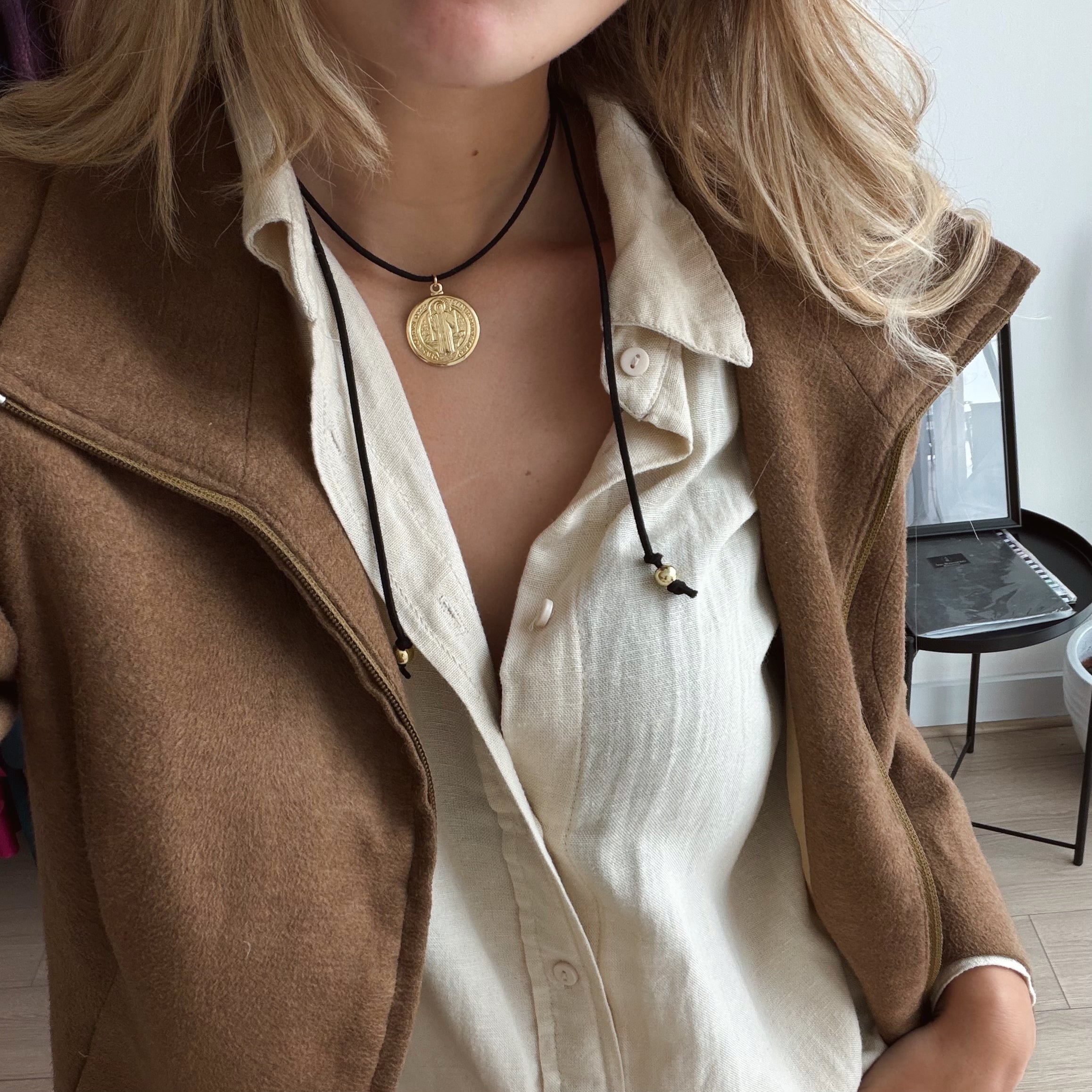 Collar | Gamuza Black + San Benito