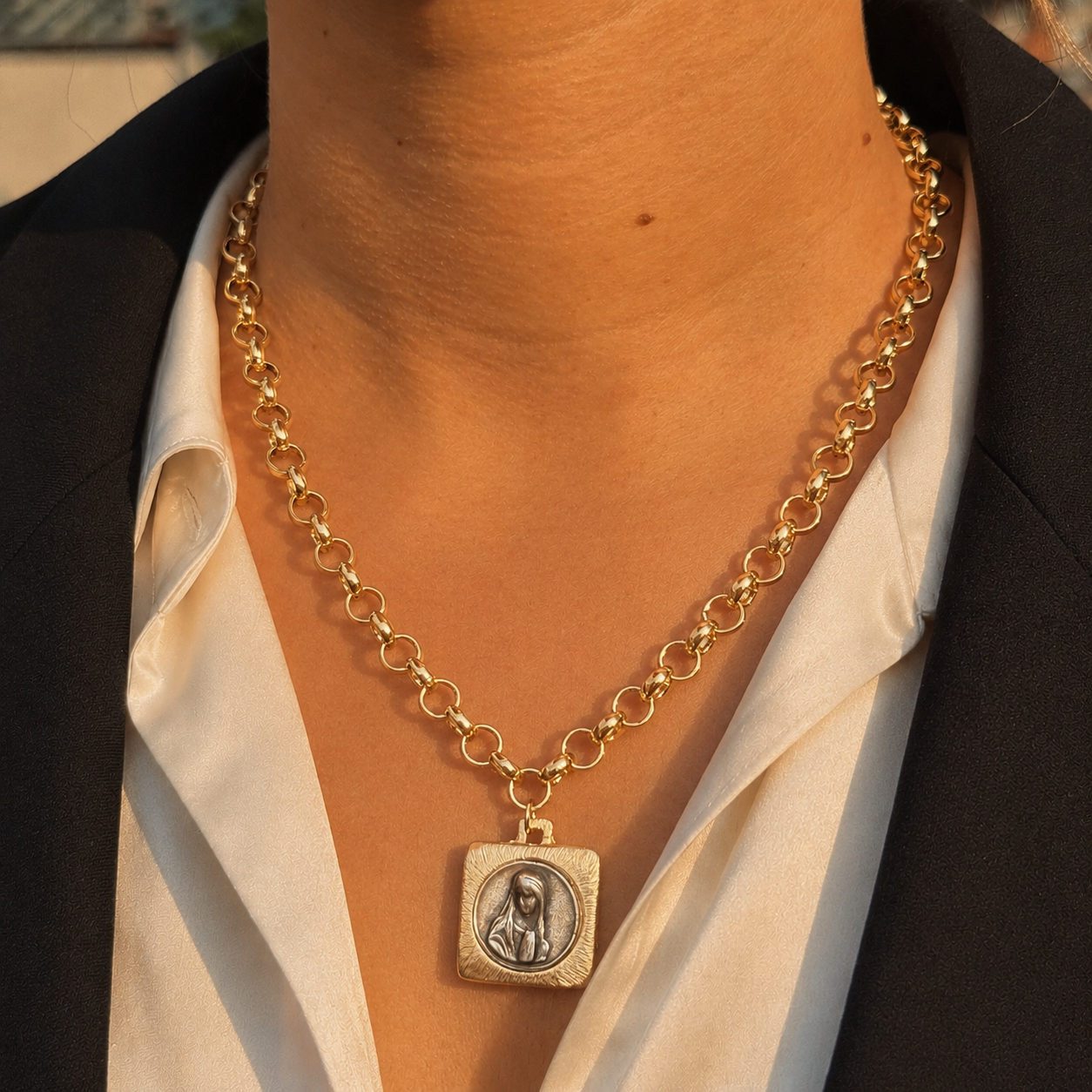 Collar | Virgen cuadrada