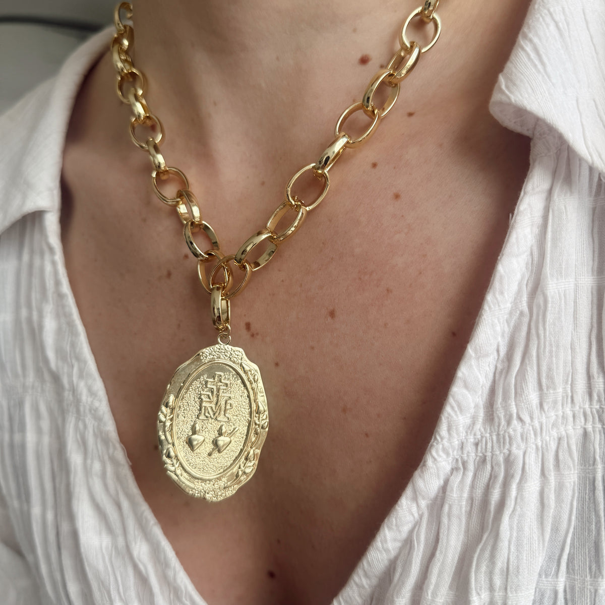 Collar | Virgencita de los Rayos L