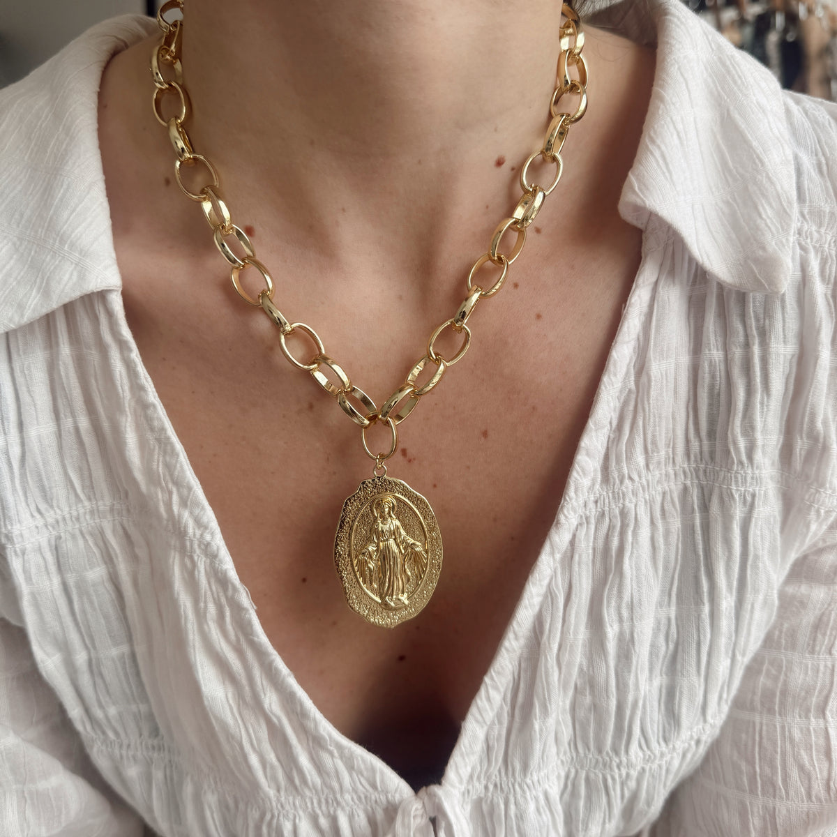Collar | Virgencita de los Rayos L