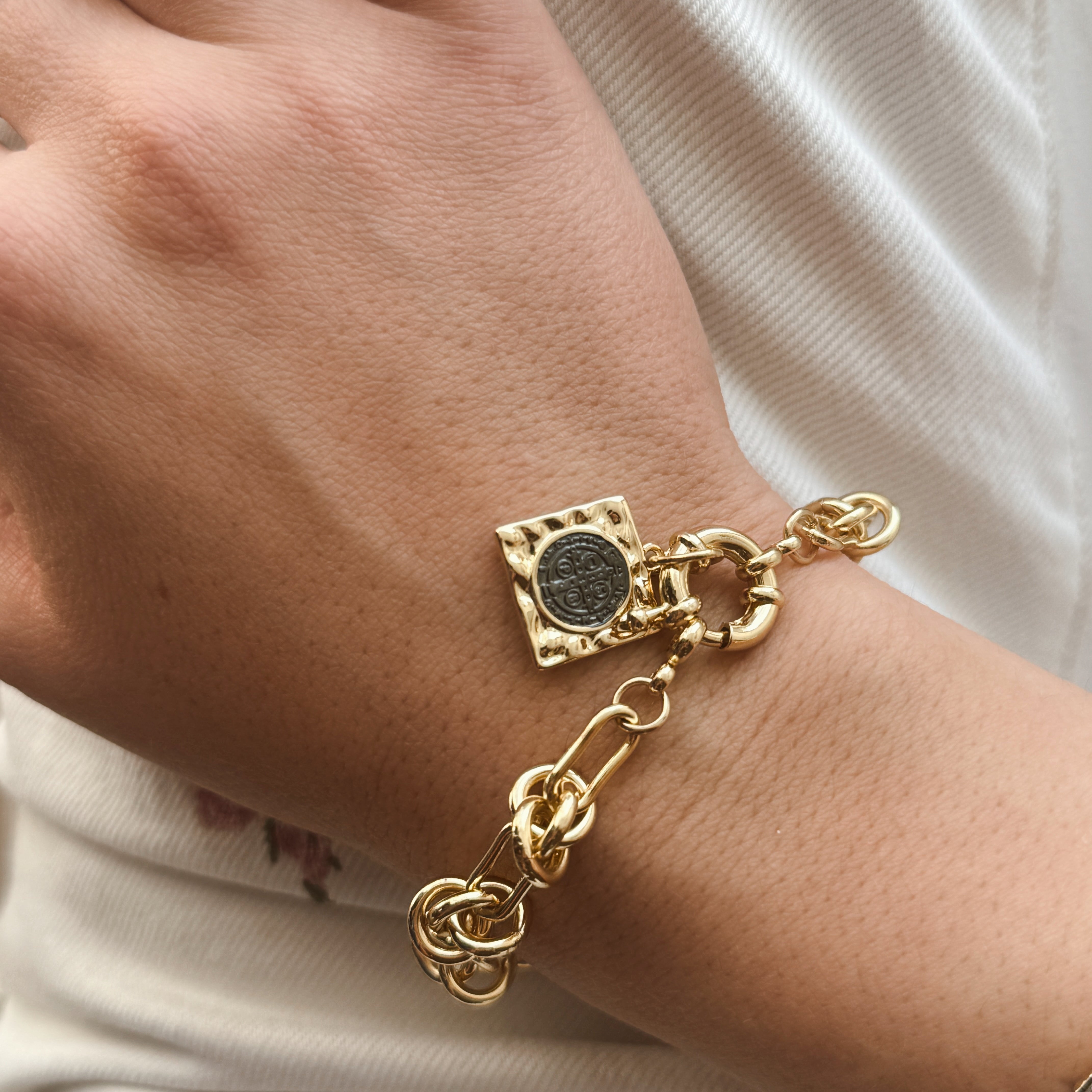 Pulsera | Oro con San Benito