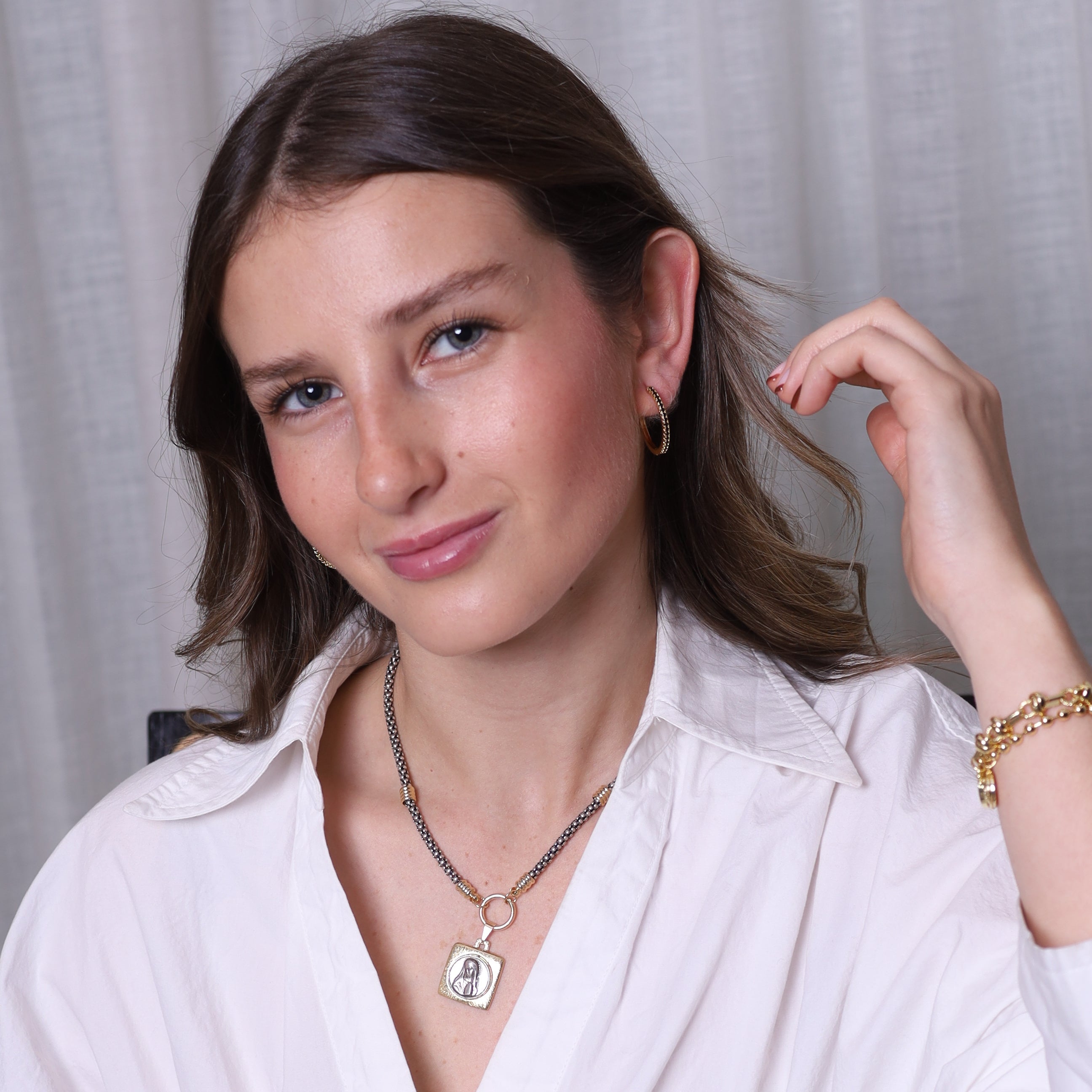 Collar | Peltre y virgen