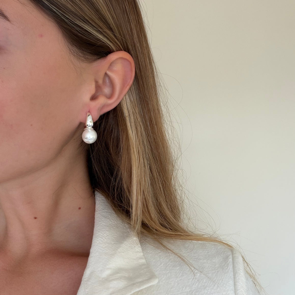 Aros | White Pearl Silver