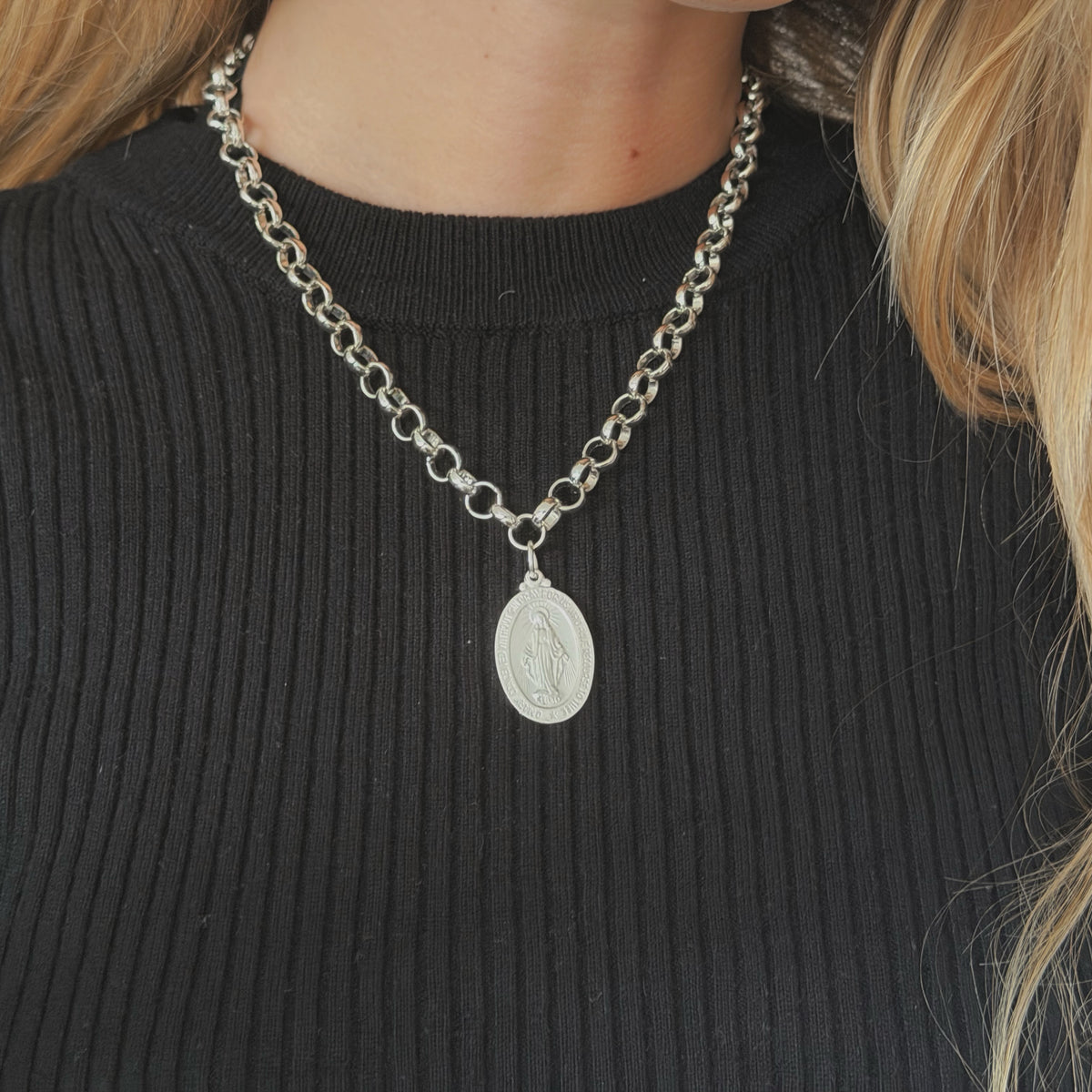 Collar | Virgen de los Rayos Silver